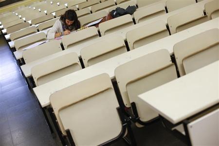 Feu vert des députés au cours en anglais à l’université