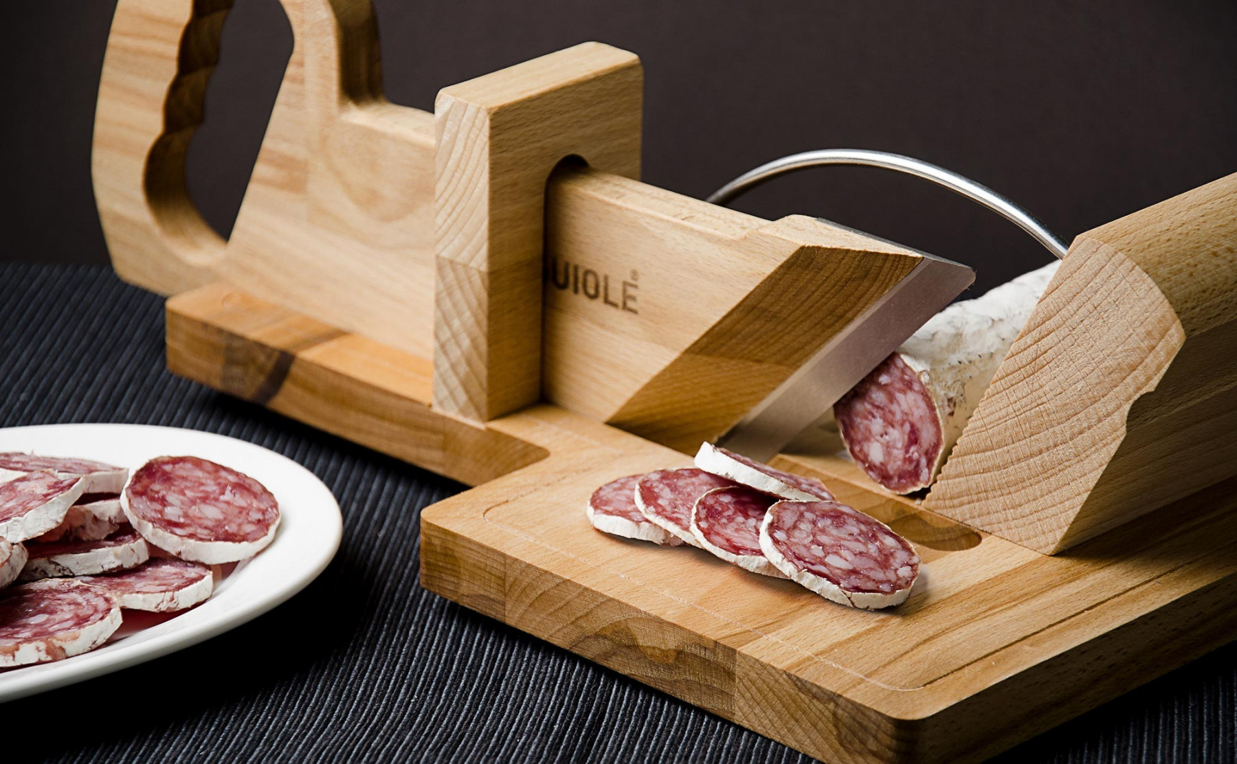 guillotine-a-saucisson-so-apero.jpg