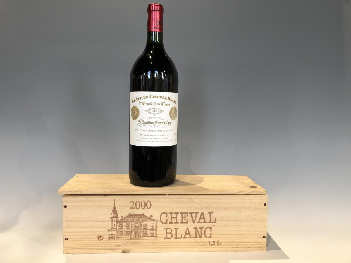 Chateau cheval blanc bouteille 2.jpg