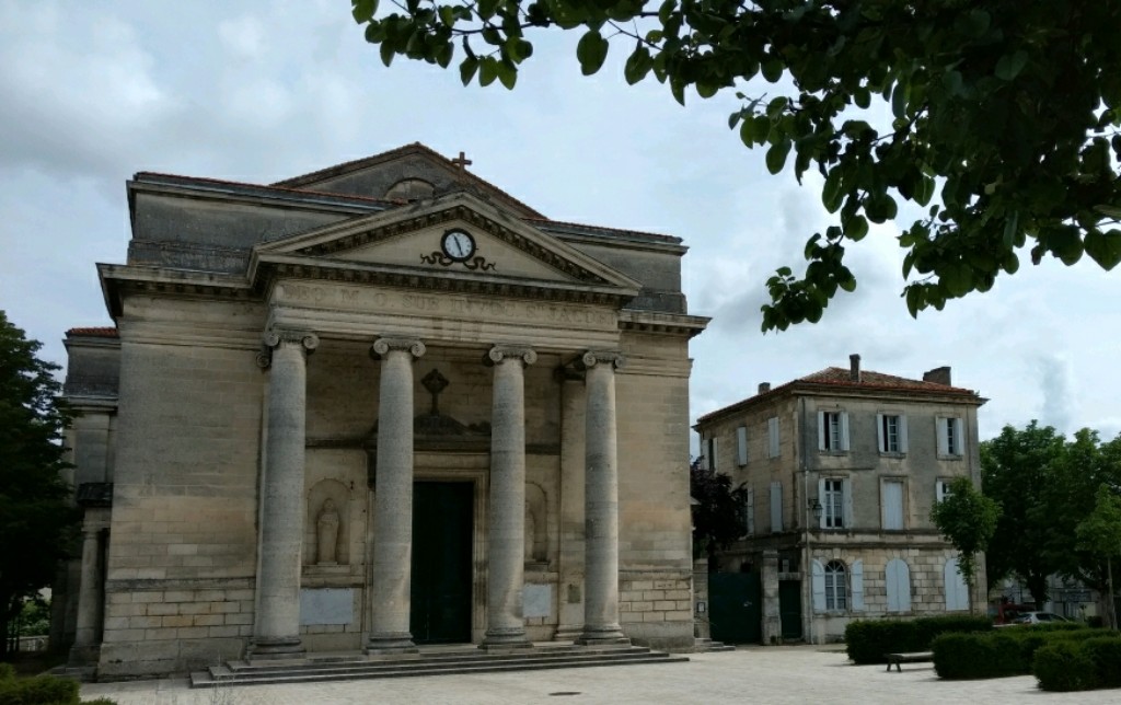 Eglise St Jacques - Angoulême 2.jpg