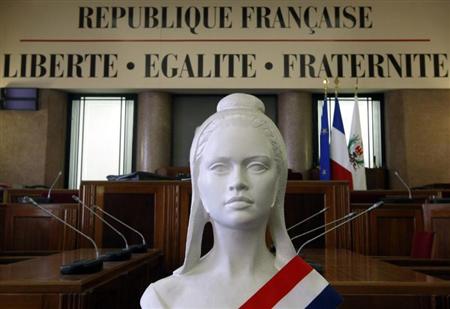 http://www.andlil.com/wp-content/uploads/2013/04/moraliser-politique-risque-grand-deballage.jpg